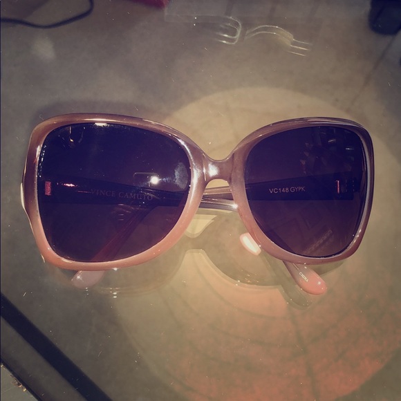 Vince Camuto Accessories - ❗️4/$15 SUNDAY SALE❗️Deep Blush Ombré Sunnies